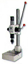 AGME_2000_A_Presse_a_frapper_manu