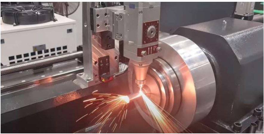 zoom sur la machine de decoupe ILERI TEKNIK SIRIUS F1 