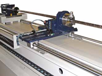 Cintreuse de tube a mandrin hydraulique a commande numerique uzn 42 nc UZMA chariot avec avance et rotation manuelle