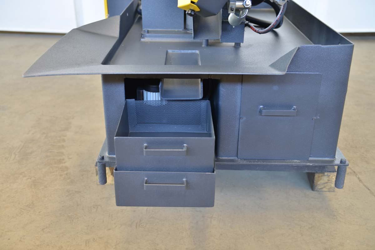 scie a ruban pendulaire semi automatique UBS S 320G UZMA 7
