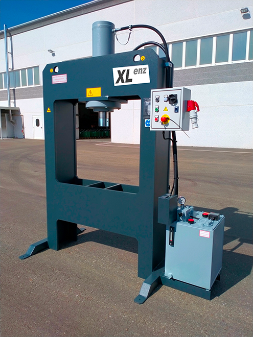images/stories/XLenz/Presse_hydraulique_a_table_fixe_PHM-TF_XLenz.png